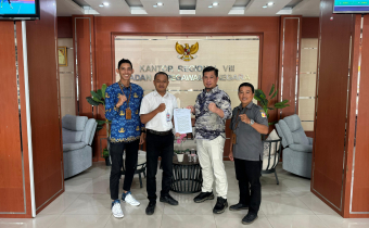 Dokumentasi penyerahan surat 